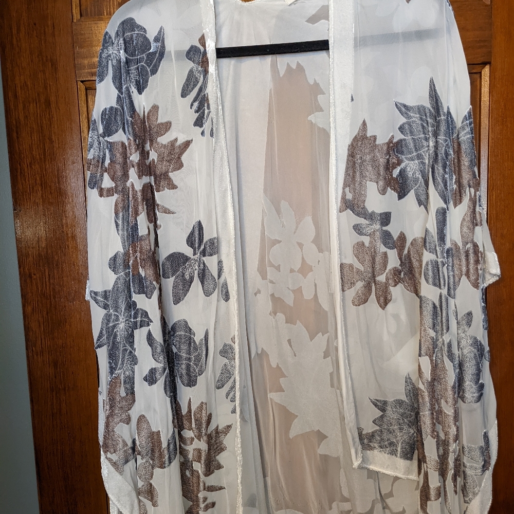 La Bellum open front poncho